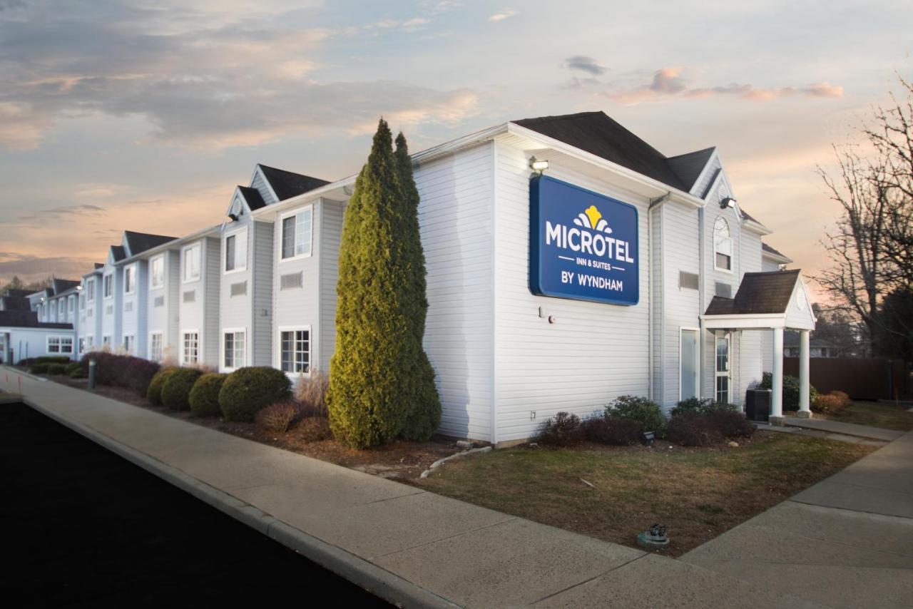 Microtel Inn & Suites By Wyndham Bethel/Danbury Exterior photo